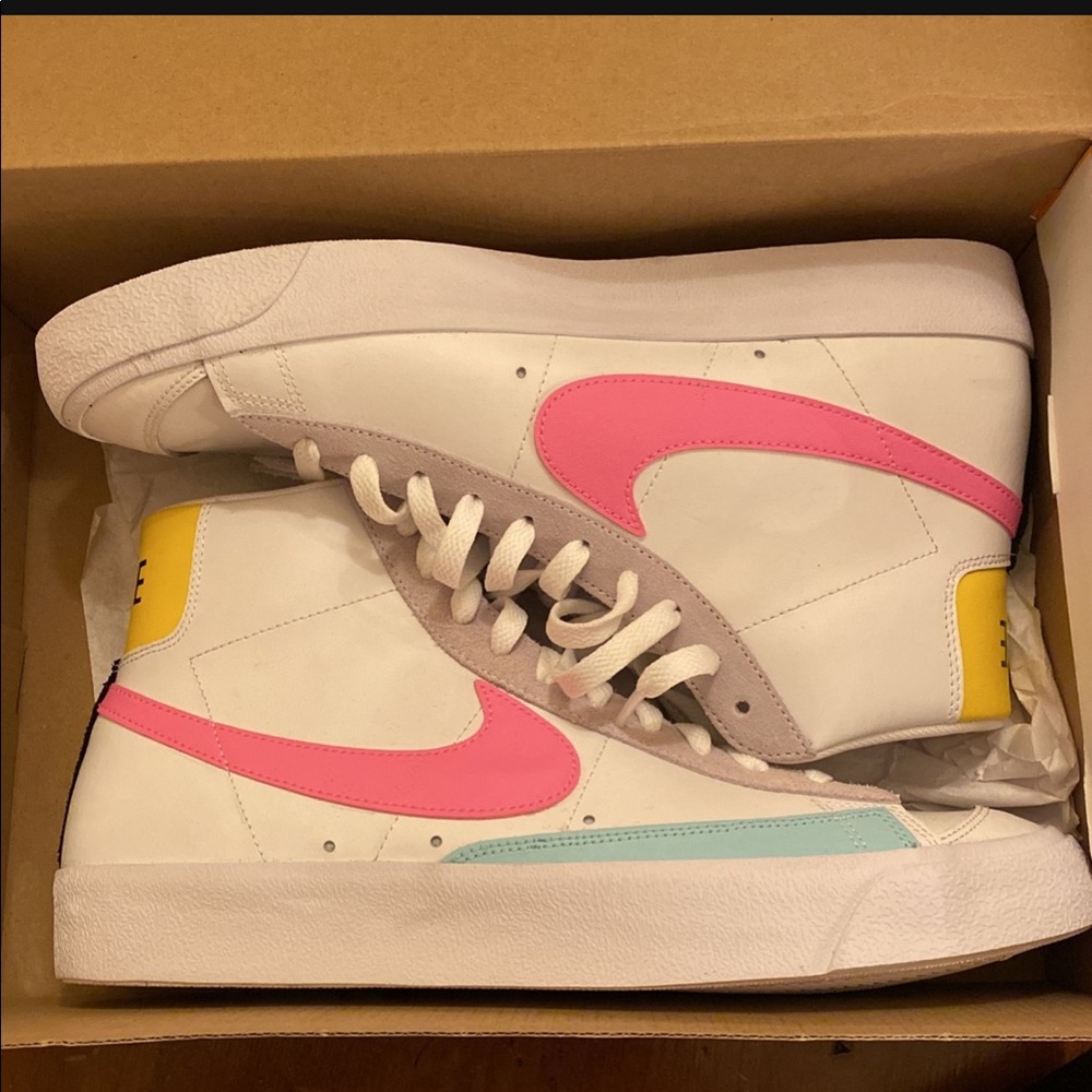 Rand new Nike blazer